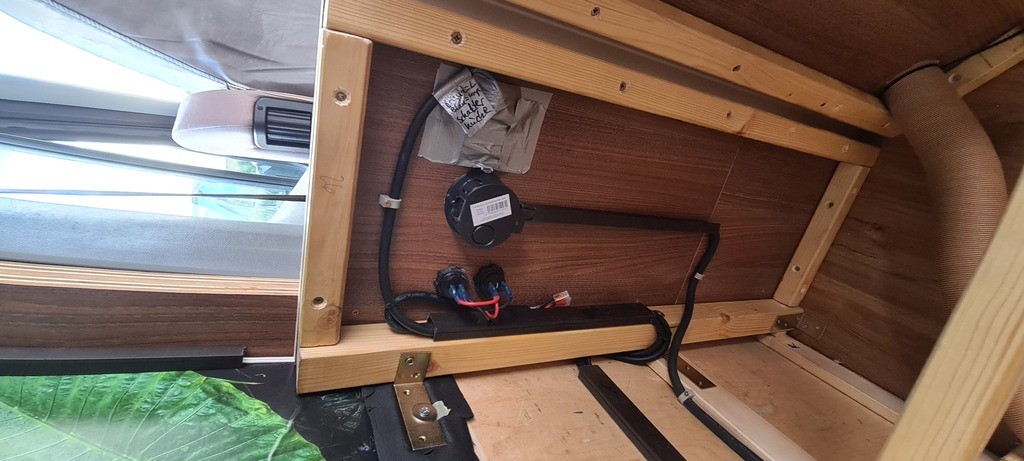 Elektrik mit Steckdosen Küche